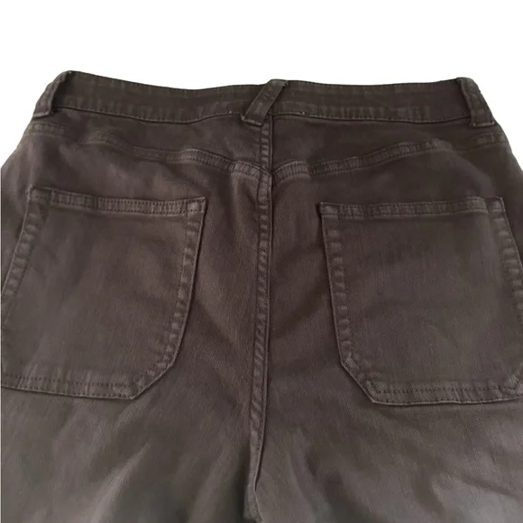 Brown denim like material deep pockets elastic waistband. size 6 regular - Picture 2 of 9